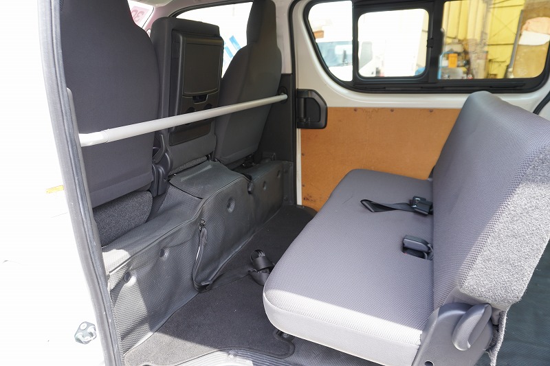 ハイエース　ロング　ＤＸ　５ドア　ガソリン車　３～６人乗り　トヨタ車体製パワーゲート　バックカメラ　ナビ　ワンセグＴＶ　ＥＴＣ　小窓　キーレス　ＡＴ車！25