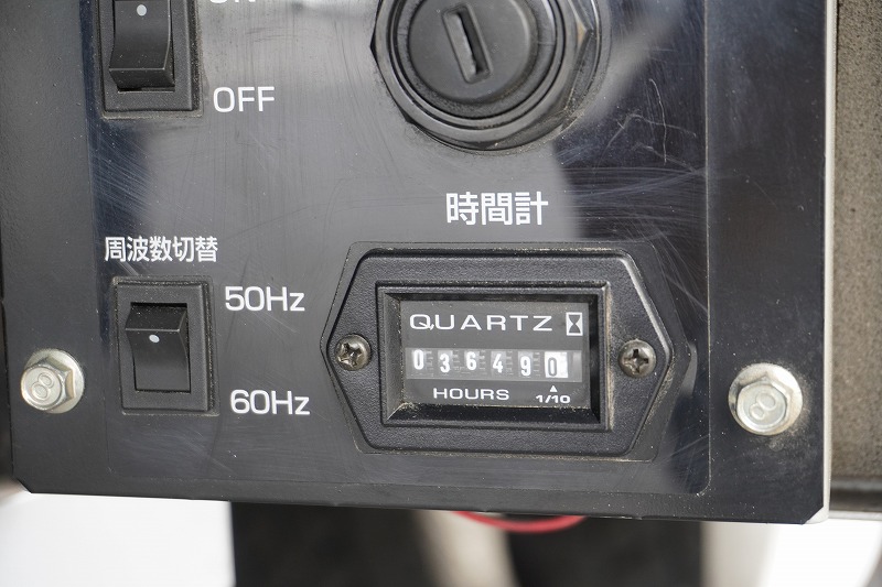 エルフ　「４ＷＤ　ワイドロング」　移動事務室車　サイドドア　リア＆サイド入口シマ板階段式＆手すり付　前後アウトリガー　発電機　窓付　エアコン付　導風板　バックカメラ　社外ナビ　ＥＴＣ　左電格ミラー　坂道発進補助　フォグランプ　オオシマ自工製　ＡＴ車！希少車！！38