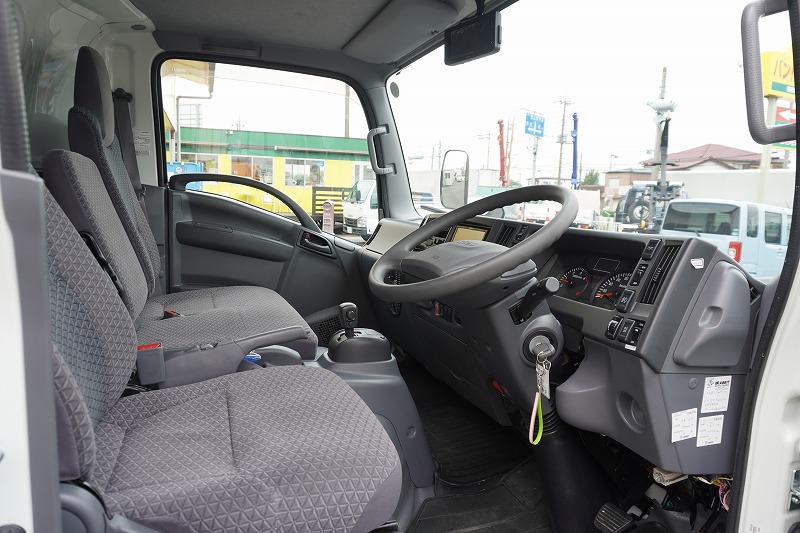 エルフ　「４ＷＤ　ワイドロング」　移動事務室車　サイドドア　リア＆サイド入口シマ板階段式＆手すり付　前後アウトリガー　発電機　窓付　エアコン付　導風板　バックカメラ　社外ナビ　ＥＴＣ　左電格ミラー　坂道発進補助　フォグランプ　オオシマ自工製　ＡＴ車！希少車！！51
