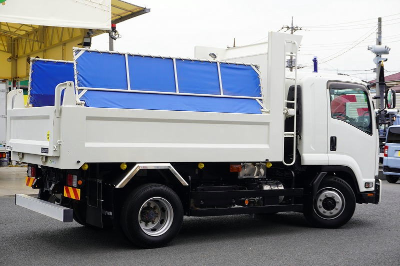 フォワード　増トン　「ベッド付き」　土砂ダンプ　新明和製　一方開　舟底　積載７３００ｋｇ　電動コボレーン　鳥居シートデッキ＆ラダー　バックカメラ　ＥＴＣ　坂道発進補助　衝突軽減ブレーキ　車線逸脱警報　６速ＭＴ！低走行！　車検「Ｒ７年１２月まで！」6