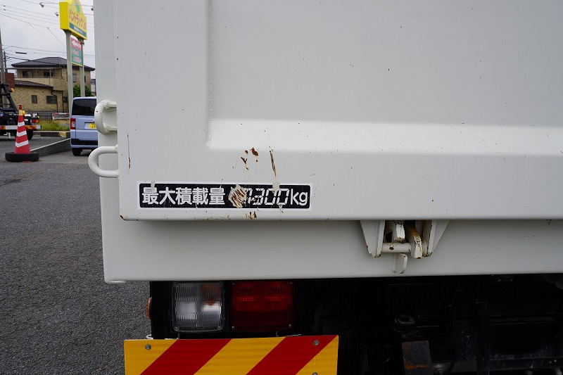 フォワード　増トン　「ベッド付き」　土砂ダンプ　新明和製　一方開　舟底　積載７３００ｋｇ　電動コボレーン　鳥居シートデッキ＆ラダー　バックカメラ　ＥＴＣ　坂道発進補助　衝突軽減ブレーキ　車線逸脱警報　６速ＭＴ！低走行！　車検「Ｒ７年１２月まで！」20
