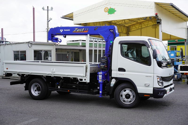 （未使用）　キャンター　「ワイドロング」　４段クレーン　積載３５００ｋｇ　タダノ製　ラジコン　フックイン　２．６３ｔ吊　セイコーラック　ＬＥＤヘッドライト＆ＬＥＤフォグランプ　左電格ミラー　坂道発進補助　スマートキー　衝突軽減ブレーキ　車線逸脱警報　５速ＭＴ！4