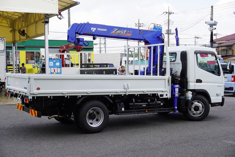 （未使用）　キャンター　「ワイドロング」　４段クレーン　積載３５００ｋｇ　タダノ製　ラジコン　フックイン　２．６３ｔ吊　セイコーラック　ＬＥＤヘッドライト＆ＬＥＤフォグランプ　左電格ミラー　坂道発進補助　スマートキー　衝突軽減ブレーキ　車線逸脱警報　５速ＭＴ！6