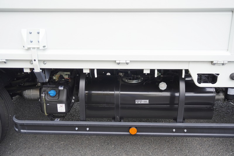 （未使用）　キャンター　「ワイドロング」　４段クレーン　積載３５００ｋｇ　タダノ製　ラジコン　フックイン　２．６３ｔ吊　セイコーラック　ＬＥＤヘッドライト＆ＬＥＤフォグランプ　左電格ミラー　坂道発進補助　スマートキー　衝突軽減ブレーキ　車線逸脱警報　５速ＭＴ！18