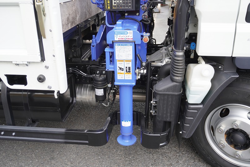 （未使用）　キャンター　「ワイドロング」　４段クレーン　積載３５００ｋｇ　タダノ製　ラジコン　フックイン　２．６３ｔ吊　セイコーラック　ＬＥＤヘッドライト＆ＬＥＤフォグランプ　左電格ミラー　坂道発進補助　スマートキー　衝突軽減ブレーキ　車線逸脱警報　５速ＭＴ！20