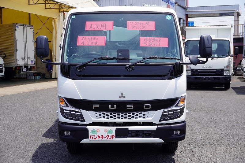（未使用）　キャンター　「標準幅」　パッカー車　プレス式　積載２２５０ｋｇ　新明和製　４．３立米　連続動作　汚水タンク　防臭扉　網工具入れ　バックカメラ　左電格ミラー　ＬＥＤヘッドライト＆フォグランプ　スマートキー　衝突軽減ブレーキ　車線逸脱警報　５速ＭＴ！車検「Ｒ９年５月まで！」0