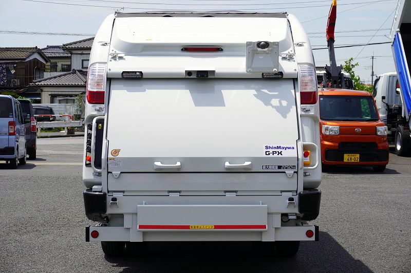 （未使用）　キャンター　「標準幅」　パッカー車　プレス式　積載２２５０ｋｇ　新明和製　４．３立米　連続動作　汚水タンク　防臭扉　網工具入れ　バックカメラ　左電格ミラー　ＬＥＤヘッドライト＆フォグランプ　スマートキー　衝突軽減ブレーキ　車線逸脱警報　５速ＭＴ！車検「Ｒ９年５月まで！」2