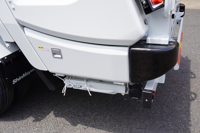 （未使用）　キャンター　「標準幅」　パッカー車　プレス式　積載２２５０ｋｇ　新明和製　４．３立米　連続動作　汚水タンク　防臭扉　網工具入れ　バックカメラ　左電格ミラー　ＬＥＤヘッドライト＆フォグランプ　スマートキー　衝突軽減ブレーキ　車線逸脱警報　５速ＭＴ！車検「Ｒ９年５月まで！」15