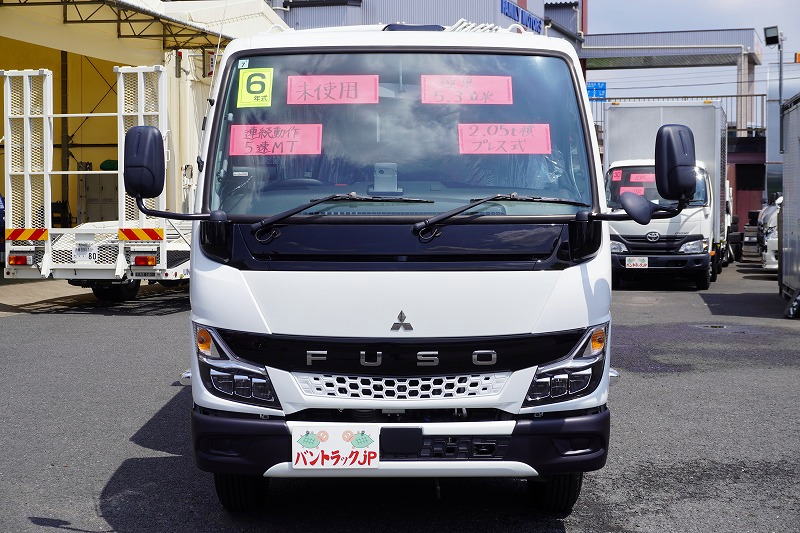 （未使用）　キャンター　「標準幅」　パッカー車　プレス式　積載２０５０ｋｇ　極東製　５．３立米　連続動作　汚水タンク　網工具入れ　左電格ミラー　ＬＥＤヘッドライト　スマートキー　衝突軽減ブレーキ　車線逸脱警報　５速ＭＴ！車検「Ｒ８年７月まで！」0