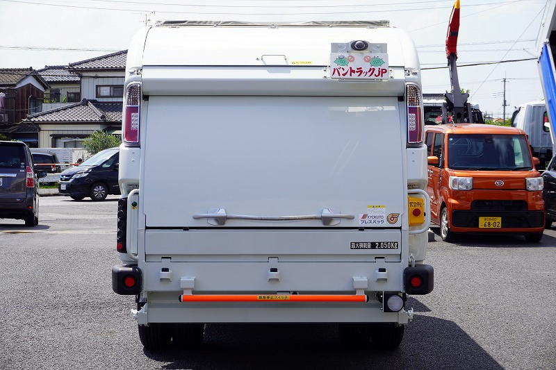 （未使用）　キャンター　「標準幅」　パッカー車　プレス式　積載２０５０ｋｇ　極東製　５．３立米　連続動作　汚水タンク　網工具入れ　左電格ミラー　ＬＥＤヘッドライト　スマートキー　衝突軽減ブレーキ　車線逸脱警報　５速ＭＴ！車検「Ｒ８年７月まで！」2