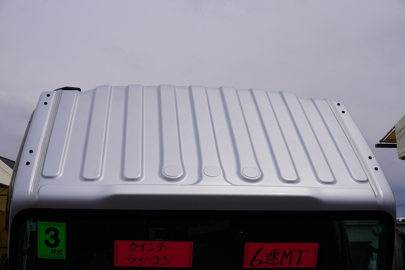 エルフ　「ワイド超ロング」　セーフティーローダー　車載専用　古河ユニック製　積載３０００ｋｇ　ウインチ　ラジコン　油圧リアゲート　一方開　床フック６対　左右電格ミラー　坂道発進補助　ＥＴＣ　フォグランプ　ミラーヒーター　衝突軽減ブレーキ　車線逸脱警報　低走行！６速ＭＴ！　車検「Ｒ８年５月まで！」15