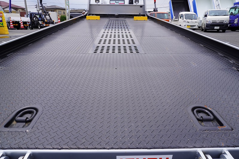 エルフ　「ワイド超ロング」　セーフティーローダー　車載専用　古河ユニック製　積載３０００ｋｇ　ウインチ　ラジコン　油圧リアゲート　一方開　床フック６対　左右電格ミラー　坂道発進補助　ＥＴＣ　フォグランプ　ミラーヒーター　衝突軽減ブレーキ　車線逸脱警報　低走行！６速ＭＴ！　車検「Ｒ８年５月まで！」18