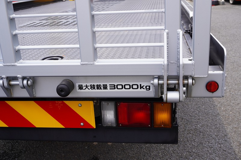 エルフ　「ワイド超ロング」　セーフティーローダー　車載専用　古河ユニック製　積載３０００ｋｇ　ウインチ　ラジコン　油圧リアゲート　一方開　床フック６対　左右電格ミラー　坂道発進補助　ＥＴＣ　フォグランプ　ミラーヒーター　衝突軽減ブレーキ　車線逸脱警報　低走行！６速ＭＴ！　車検「Ｒ８年５月まで！」28