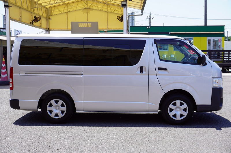 レジアスエース　ロング　ＤＸ　５ドア　ガソリン車　３～６人乗り　和光工業製パワーゲート　バックカメラ　社外ナビ　ＥＴＣ　小窓　衝突軽減ブレーキ　車線逸脱警報　ＡＴ車！　車検「Ｒ８年４月まで！」3