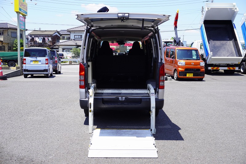 レジアスエース　ロング　ＤＸ　５ドア　ガソリン車　３～６人乗り　和光工業製パワーゲート　バックカメラ　社外ナビ　ＥＴＣ　小窓　衝突軽減ブレーキ　車線逸脱警報　ＡＴ車！　車検「Ｒ８年４月まで！」13