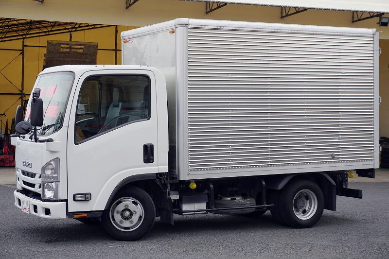 エルフ　１０尺　アルミバン　積載２０００ｋｇ　ラッシング２段　バックカメラ　社外ナビ　ＥＴＣ　全高２．８ｍ　９０度ストッパー　パブコ製　ＡＴ車！　車検「Ｒ８年２月まで！」フロント画像