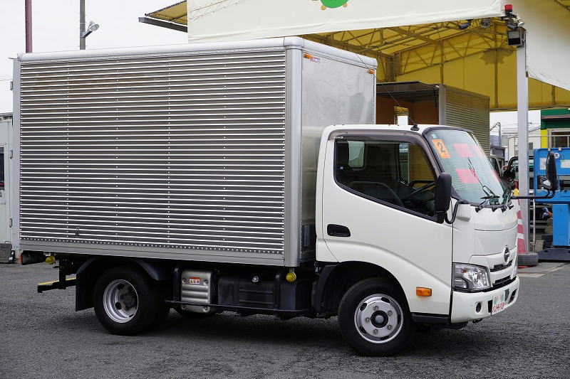 デュトロ　１０尺　アルミバン　積載２０００ｋｇ　ラッシング２段　バックカメラ　社外ナビ　ＥＴＣ　左電格ミラー　ＬＥＤヘッドライト　電動パーキングブレーキ　クリアランスソナー　全高２．８ｍ以下　９０度ストッパー　パブコ製　ＡＴ車！　車検「Ｒ８年２月まで！」4