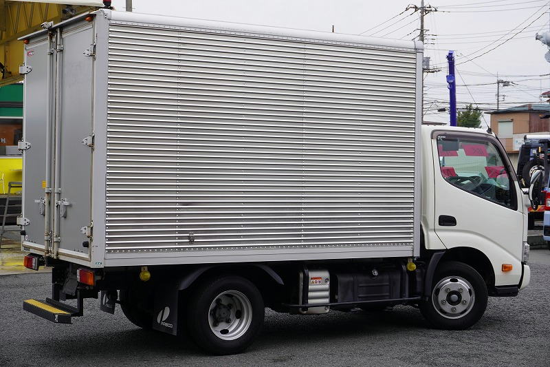 デュトロ　１０尺　アルミバン　積載２０００ｋｇ　ラッシング２段　バックカメラ　社外ナビ　ＥＴＣ　左電格ミラー　ＬＥＤヘッドライト　電動パーキングブレーキ　クリアランスソナー　全高２．８ｍ以下　９０度ストッパー　パブコ製　ＡＴ車！　車検「Ｒ８年２月まで！」6
