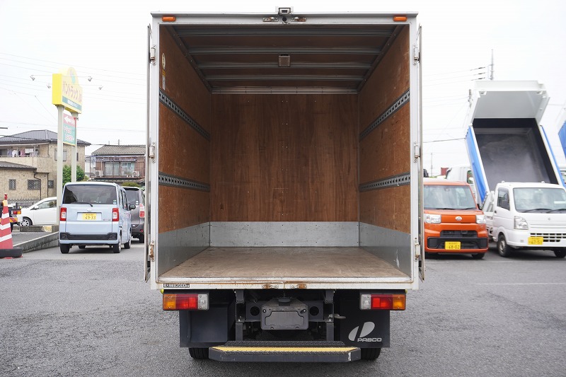 デュトロ　１０尺　アルミバン　積載２０００ｋｇ　ラッシング２段　バックカメラ　社外ナビ　ＥＴＣ　左電格ミラー　ＬＥＤヘッドライト　電動パーキングブレーキ　クリアランスソナー　全高２．８ｍ以下　９０度ストッパー　パブコ製　ＡＴ車！　車検「Ｒ８年２月まで！」15
