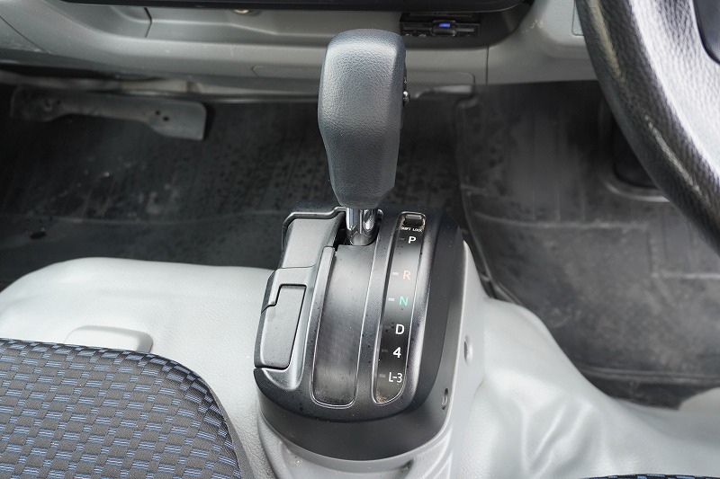 デュトロ　１０尺　アルミバン　積載２０００ｋｇ　ラッシング２段　バックカメラ　社外ナビ　ＥＴＣ　左電格ミラー　ＬＥＤヘッドライト　電動パーキングブレーキ　クリアランスソナー　全高２．８ｍ以下　９０度ストッパー　パブコ製　ＡＴ車！　車検「Ｒ８年２月まで！」24
