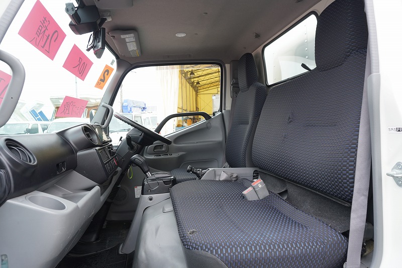 デュトロ　１０尺　アルミバン　積載２０００ｋｇ　ラッシング２段　バックカメラ　社外ナビ　ＥＴＣ　左電格ミラー　ＬＥＤヘッドライト　電動パーキングブレーキ　クリアランスソナー　全高２．８ｍ以下　９０度ストッパー　パブコ製　ＡＴ車！　車検「Ｒ８年２月まで！」34