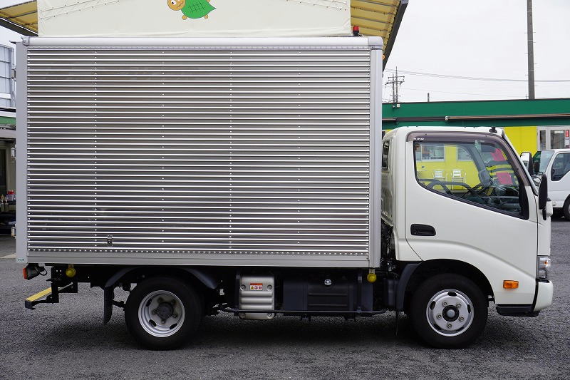 デュトロ　１０尺　アルミバン　積載２０００ｋｇ　ラッシング２段　バックカメラ　社外ナビ　ＥＴＣ　左電格ミラー　ＬＥＤヘッドライト　電動パーキングブレーキ　クリアランスソナー　全高２．８ｍ以下　９０度ストッパー　パブコ製　ＡＴ車！　車検「Ｒ８年２月まで！」3