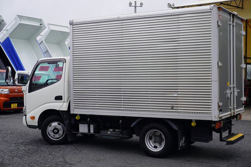 デュトロ　１０尺　アルミバン　積載２０００ｋｇ　ラッシング２段　バックカメラ　社外ナビ　ＥＴＣ　左電格ミラー　ＬＥＤヘッドライト　電動パーキングブレーキ　クリアランスソナー　全高２．８ｍ以下　９０度ストッパー　パブコ製　ＡＴ車！　車検「Ｒ８年２月まで！」5