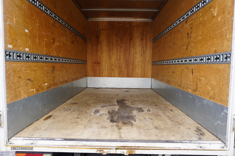 デュトロ　１０尺　アルミバン　積載２０００ｋｇ　ラッシング２段　バックカメラ　社外ナビ　ＥＴＣ　左電格ミラー　ＬＥＤヘッドライト　電動パーキングブレーキ　クリアランスソナー　全高２．８ｍ以下　９０度ストッパー　パブコ製　ＡＴ車！　車検「Ｒ８年２月まで！」16