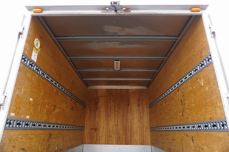 デュトロ　１０尺　アルミバン　積載２０００ｋｇ　ラッシング２段　バックカメラ　社外ナビ　ＥＴＣ　左電格ミラー　ＬＥＤヘッドライト　電動パーキングブレーキ　クリアランスソナー　全高２．８ｍ以下　９０度ストッパー　パブコ製　ＡＴ車！　車検「Ｒ８年２月まで！」17