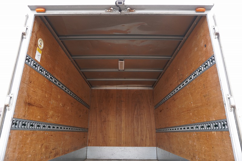 デュトロ　１０尺　アルミバン　積載２０００ｋｇ　ラッシング２段　バックカメラ　社外ナビ　ＥＴＣ　左電格ミラー　ＬＥＤヘッドライト　電動パーキングブレーキ　クリアランスソナー　全高２．８ｍ以下　９０度ストッパー　パブコ製　ＡＴ車！　車検「Ｒ８年２月まで！」17