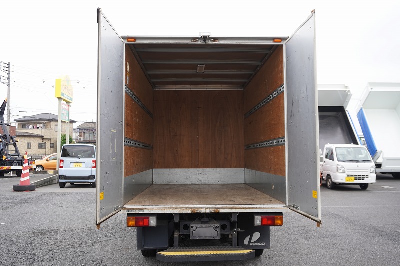 デュトロ　１０尺　アルミバン　積載２０００ｋｇ　ラッシング２段　バックカメラ　社外ナビ　ＥＴＣ　左電格ミラー　ＬＥＤヘッドライト　電動パーキングブレーキ　クリアランスソナー　全高２．８ｍ以下　９０度ストッパー　パブコ製　ＡＴ車！　車検「Ｒ８年２月まで！」19