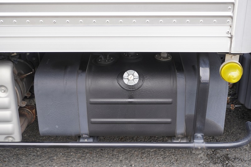 デュトロ　１０尺　アルミバン　積載２０００ｋｇ　ラッシング２段　バックカメラ　社外ナビ　ＥＴＣ　左電格ミラー　ＬＥＤヘッドライト　電動パーキングブレーキ　クリアランスソナー　全高２．８ｍ以下　９０度ストッパー　パブコ製　ＡＴ車！　車検「Ｒ８年２月まで！」22