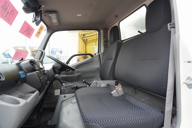 デュトロ　１０尺　アルミバン　積載２０００ｋｇ　ラッシング２段　バックカメラ　社外ナビ　ＥＴＣ　左電格ミラー　ＬＥＤヘッドライト　電動パーキングブレーキ　クリアランスソナー　全高２．８ｍ以下　９０度ストッパー　パブコ製　ＡＴ車！　車検「Ｒ８年２月まで！」34