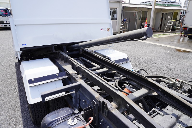 エルフ　「標準幅」　強化　ローダーダンプ　新明和製　三方開　積載３０００ｋｇ　手動コボレーン　ダンプピン　ＥＴＣ　左電格ミラー　ＡＴ車！18