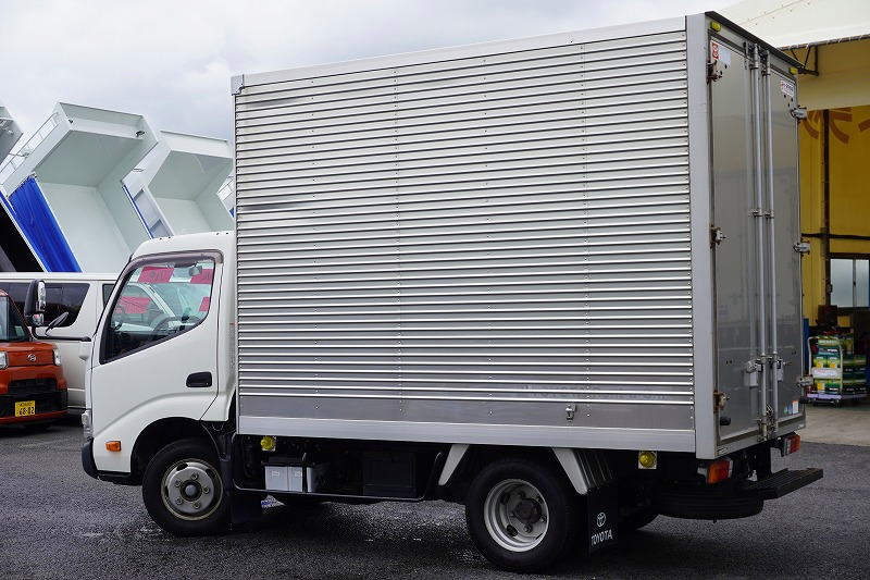 ダイナ　１０尺　アルミバン　積載２０００ｋｇ　ラッシング１段　９０度ストッパー　左電格ミラー　社外ナビ　バックカメラ　ＥＴＣ　衝突軽減ブレーキ　車線逸脱警報　内高２．１５ｍ　トヨタ車体製　ワンオーナー！ＡＴ車！5