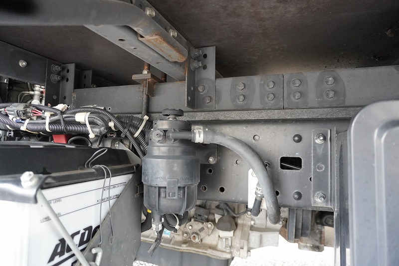 ダイナ　１０尺　アルミバン　積載２０００ｋｇ　ラッシング１段　９０度ストッパー　左電格ミラー　社外ナビ　バックカメラ　ＥＴＣ　衝突軽減ブレーキ　車線逸脱警報　内高２．１５ｍ　トヨタ車体製　ワンオーナー！ＡＴ車！12