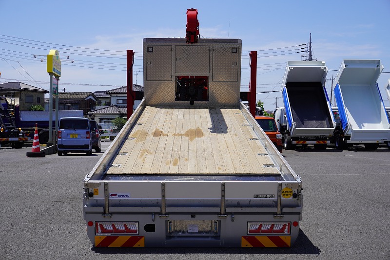 フォワード　大型　３軸　２デフ　リーフサス　「ベッド付き」　５段セルフクレーン　積載８４００ｋｇ　６．３ｍ長　古河ユニック製　ラジコン　フックイン　２．９３ｔ吊　ウインチ　いそのボディー製造りボディー　鳥居シマ板張り＆埋め込み式工具入れ　アルミブロック　床フック５対　ロープ穴５対　アユミ板掛け　回送仕様　低走行！セミＡＴ車！希少車！！17