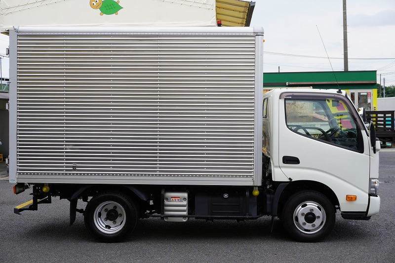 デュトロ　１０尺　アルミバン　積載２０００ｋｇ　ラッシング２段　バックカメラ　社外ナビ　ＥＴＣ　左電格ミラー　ＬＥＤヘッドライト　電動パーキングブレーキ　クリアランスソナー　全高２．８ｍ以下　９０度ストッパー　パブコ製　ＡＴ車！　車検「Ｒ８年３月まで！」3