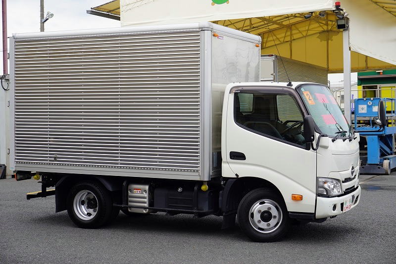 デュトロ　１０尺　アルミバン　積載２０００ｋｇ　ラッシング２段　バックカメラ　社外ナビ　ＥＴＣ　左電格ミラー　ＬＥＤヘッドライト　電動パーキングブレーキ　クリアランスソナー　全高２．８ｍ以下　９０度ストッパー　パブコ製　ＡＴ車！　車検「Ｒ８年３月まで！」4