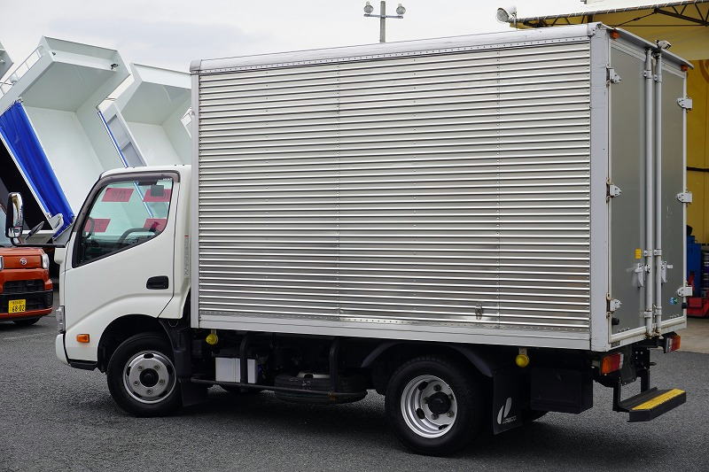 デュトロ　１０尺　アルミバン　積載２０００ｋｇ　ラッシング２段　バックカメラ　社外ナビ　ＥＴＣ　左電格ミラー　ＬＥＤヘッドライト　電動パーキングブレーキ　クリアランスソナー　全高２．８ｍ以下　９０度ストッパー　パブコ製　ＡＴ車！　車検「Ｒ８年３月まで！」5