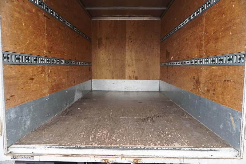 デュトロ　１０尺　アルミバン　積載２０００ｋｇ　ラッシング２段　バックカメラ　社外ナビ　ＥＴＣ　左電格ミラー　ＬＥＤヘッドライト　電動パーキングブレーキ　クリアランスソナー　全高２．８ｍ以下　９０度ストッパー　パブコ製　ＡＴ車！　車検「Ｒ８年３月まで！」16