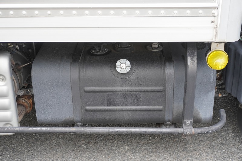 デュトロ　１０尺　アルミバン　積載２０００ｋｇ　ラッシング２段　バックカメラ　社外ナビ　ＥＴＣ　左電格ミラー　ＬＥＤヘッドライト　電動パーキングブレーキ　クリアランスソナー　全高２．８ｍ以下　９０度ストッパー　パブコ製　ＡＴ車！　車検「Ｒ８年３月まで！」23