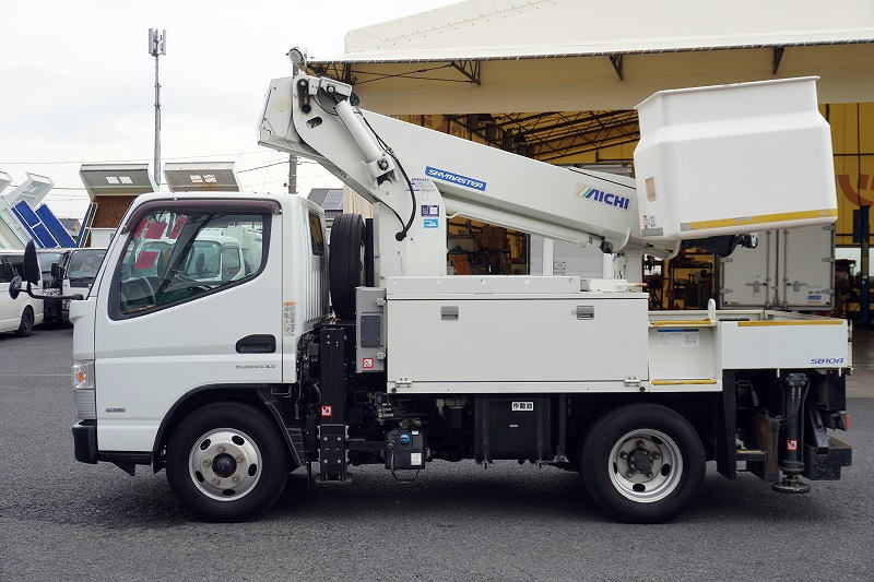 キャンター　高所作業車　アイチ製（ＳＢ１０Ａ）　最大地上高９．７ｍ　ＦＲＰバケット　バケット積載荷重２００ｋｇ　積載３００ｋｇ　工具入れ　ジョイスティックタイプ　アワーメーター：３５０５ｈ　左電格ミラー　社外ナビ　バックカメラ　フォグランプ　通信工事仕様！ＡＴ車！1