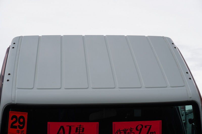 キャンター　高所作業車　アイチ製（ＳＢ１０Ａ）　最大地上高９．７ｍ　ＦＲＰバケット　バケット積載荷重２００ｋｇ　積載３００ｋｇ　工具入れ　ジョイスティックタイプ　アワーメーター：３５０５ｈ　左電格ミラー　社外ナビ　バックカメラ　フォグランプ　通信工事仕様！ＡＴ車！12