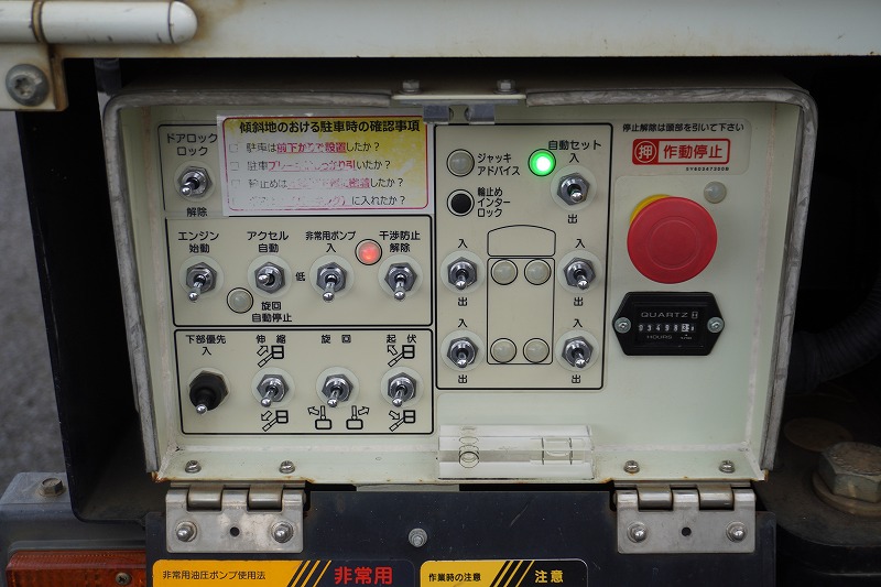 キャンター　高所作業車　アイチ製（ＳＢ１０Ａ）　最大地上高９．７ｍ　ＦＲＰバケット　バケット積載荷重２００ｋｇ　積載３００ｋｇ　工具入れ　ジョイスティックタイプ　アワーメーター：３５０５ｈ　左電格ミラー　社外ナビ　バックカメラ　フォグランプ　通信工事仕様！ＡＴ車！32
