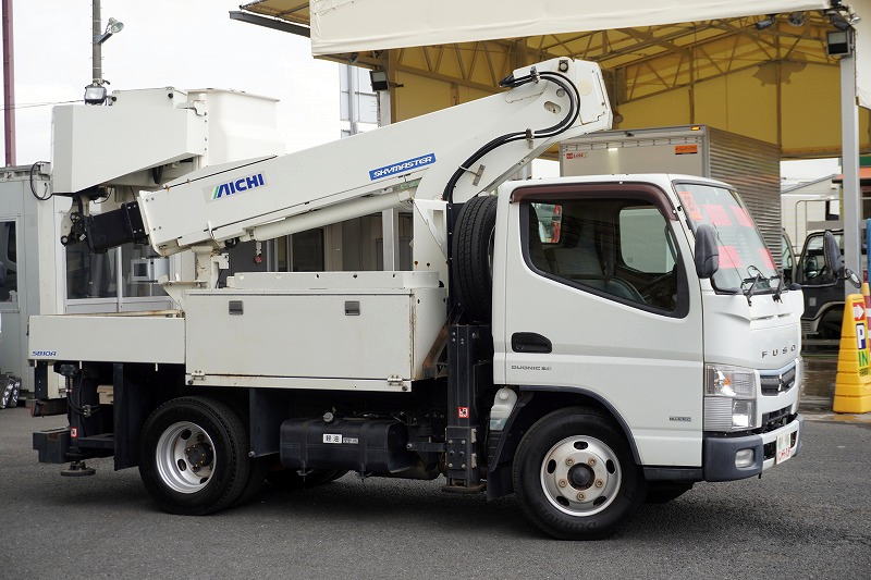 キャンター　高所作業車　アイチ製（ＳＢ１０Ａ）　最大地上高９．７ｍ　ＦＲＰバケット　バケット積載荷重２００ｋｇ　積載３００ｋｇ　工具入れ　ジョイスティックタイプ　アワーメーター：２４５５ｈ　左電格ミラー　社外ナビ　バックカメラ　フォグランプ　通信工事仕様！ＡＴ車！4