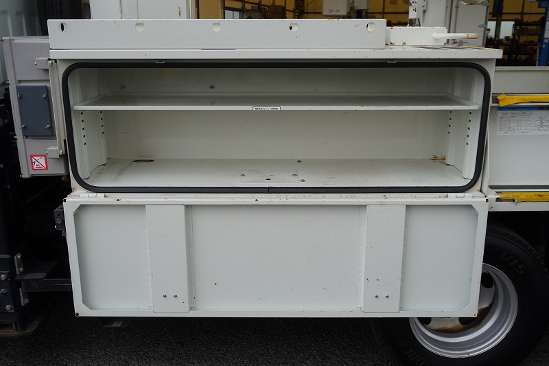 キャンター　高所作業車　アイチ製（ＳＢ１０Ａ）　最大地上高９．７ｍ　ＦＲＰバケット　バケット積載荷重２００ｋｇ　積載３００ｋｇ　工具入れ　ジョイスティックタイプ　アワーメーター：２４５５ｈ　左電格ミラー　社外ナビ　バックカメラ　フォグランプ　通信工事仕様！ＡＴ車！13