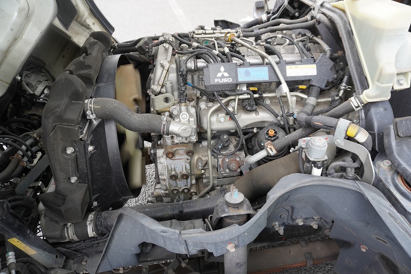 キャンター　高所作業車　アイチ製（ＳＢ１０Ａ）　最大地上高９．７ｍ　ＦＲＰバケット　バケット積載荷重２００ｋｇ　積載３００ｋｇ　工具入れ　ジョイスティックタイプ　アワーメーター：２４５５ｈ　左電格ミラー　社外ナビ　バックカメラ　フォグランプ　通信工事仕様！ＡＴ車！14