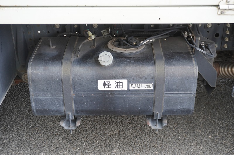 キャンター　高所作業車　アイチ製（ＳＢ１０Ａ）　最大地上高９．７ｍ　ＦＲＰバケット　バケット積載荷重２００ｋｇ　積載３００ｋｇ　工具入れ　ジョイスティックタイプ　アワーメーター：２４５５ｈ　左電格ミラー　社外ナビ　バックカメラ　フォグランプ　通信工事仕様！ＡＴ車！22