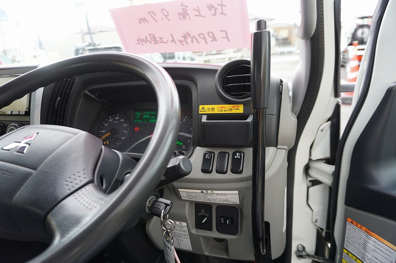 キャンター　高所作業車　アイチ製（ＳＢ１０Ａ）　最大地上高９．７ｍ　ＦＲＰバケット　バケット積載荷重２００ｋｇ　積載３００ｋｇ　工具入れ　ジョイスティックタイプ　アワーメーター：２４５５ｈ　左電格ミラー　社外ナビ　バックカメラ　フォグランプ　通信工事仕様！ＡＴ車！36